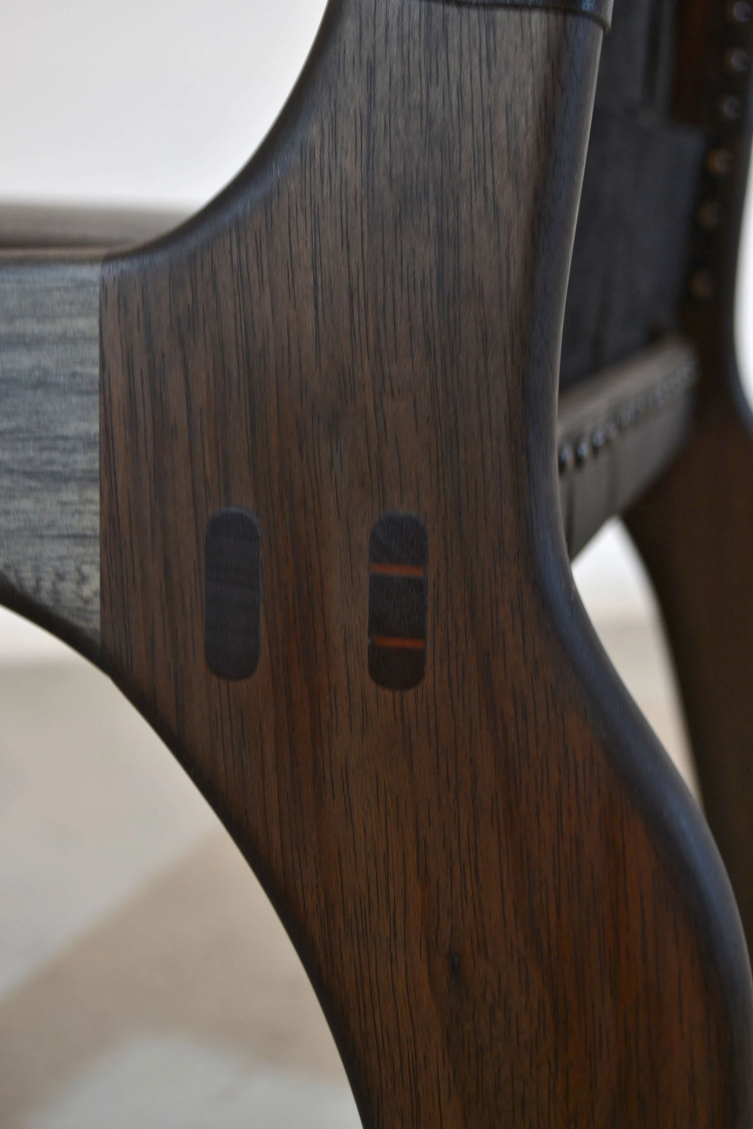 Joint pins on the leg, ebonized version