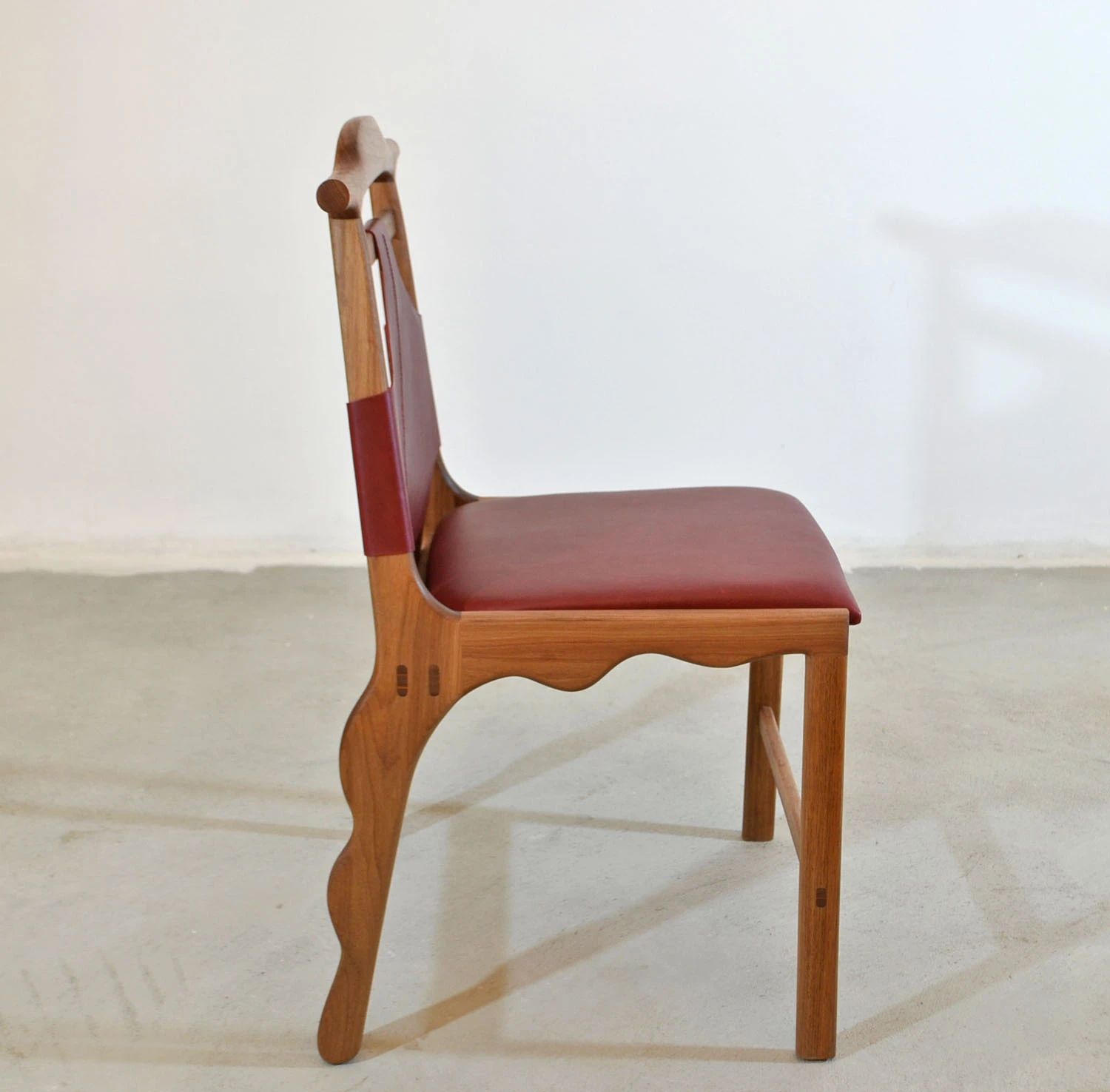 Natural Nadyr Chair, side view